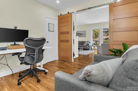 2433 Philip Avenue, North Vancouver For Sale - image 10