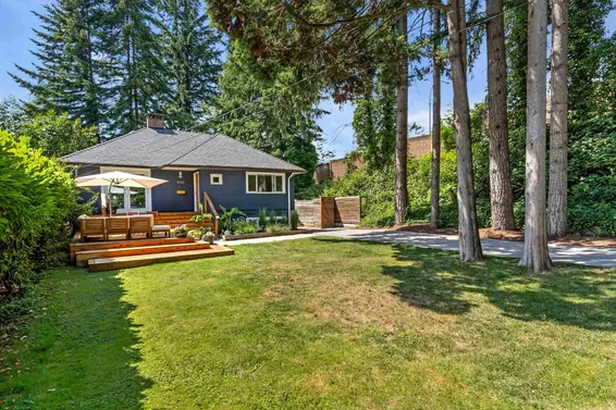 2433 Philip Avenue, North Vancouver For Sale - image 2