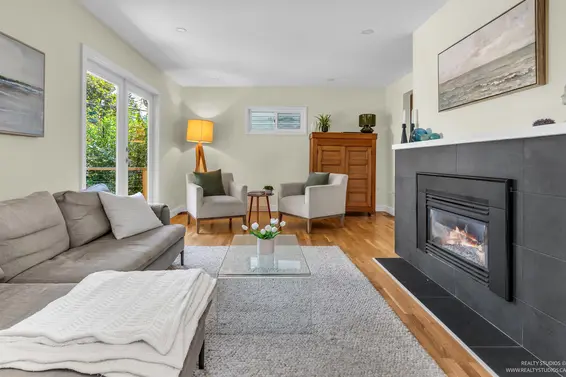 2433 Philip Avenue, North Vancouver For Sale - image 4