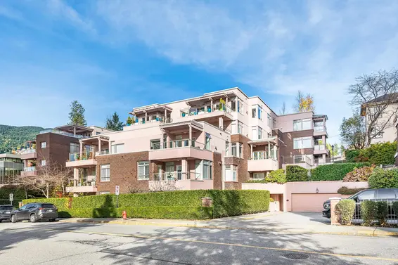 302 2271 Bellevue Avenue, West Vancouver