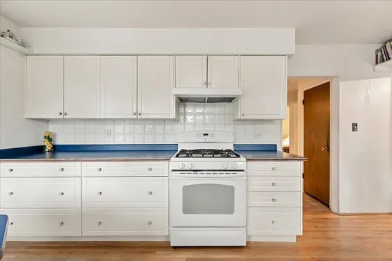 4295 Nottingham Road, North Vancouver For Sale - image 10