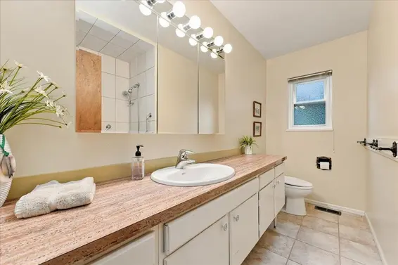 4295 Nottingham Road, North Vancouver For Sale - image 15