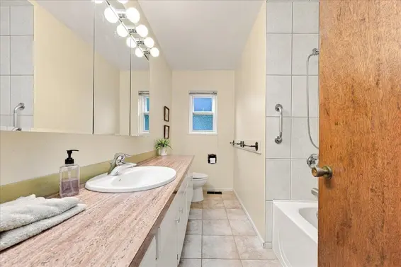 4295 Nottingham Road, North Vancouver For Sale - image 17