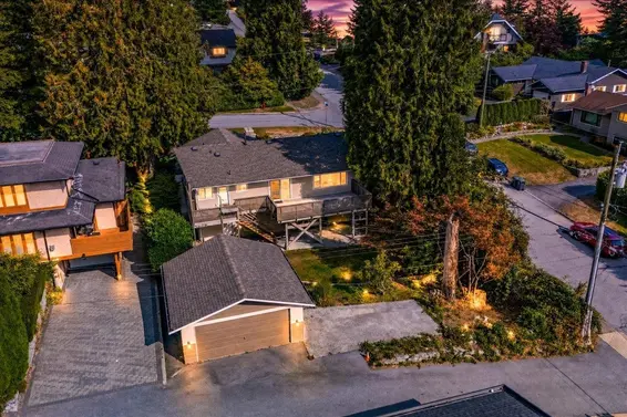 4295 Nottingham Road, North Vancouver For Sale - image 2