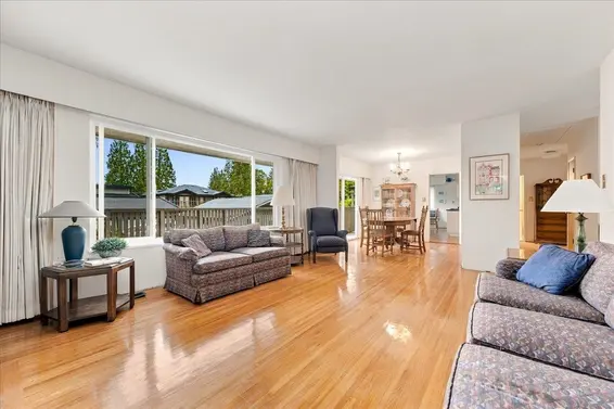4295 Nottingham Road, North Vancouver For Sale - image 3