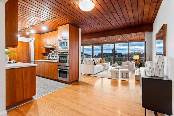 4150 Canterbury Crescent, North Vancouver For Sale - image 10