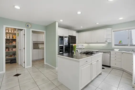 2341 Caledonia Avenue, North Vancouver For Sale - image 10