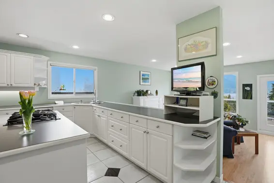 2341 Caledonia Avenue, North Vancouver For Sale - image 11