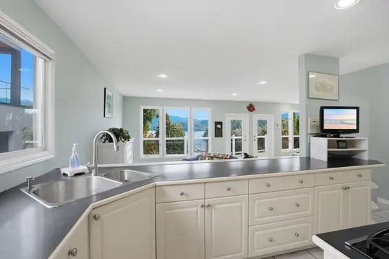 2341 Caledonia Avenue, North Vancouver For Sale - image 14