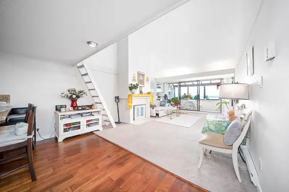 49 2202 Folkestone Way, West Vancouver For Sale - image 2