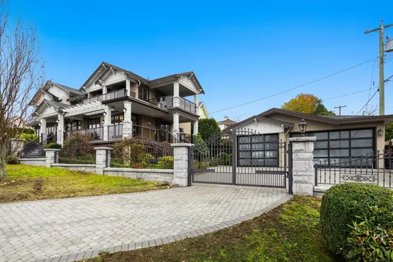 2640 Jones Avenue, North Vancouver