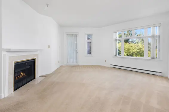 414 2800 Chesterfield Avenue, North Vancouver For Sale - image 4