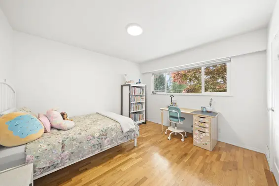 4792 Cedarcrest Avenue, North Vancouver For Sale - image 11