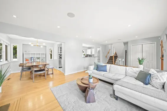 4792 Cedarcrest Avenue, North Vancouver For Sale - image 6