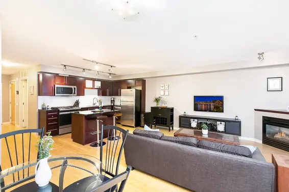 306 122 East 3rd Street, North Vancouver For Sale - image 10