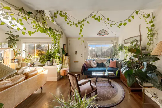 612 East 4th Street, North Vancouver For Sale - image 3