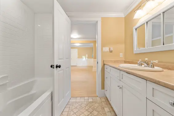 366 Keith Road, West Vancouver For Sale - image 22