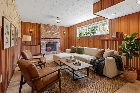 1189 Edgewood Place, North Vancouver For Sale - image 8