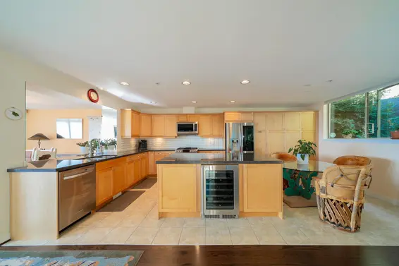 8664 Seascape Drive, West Vancouver For Sale - image 13