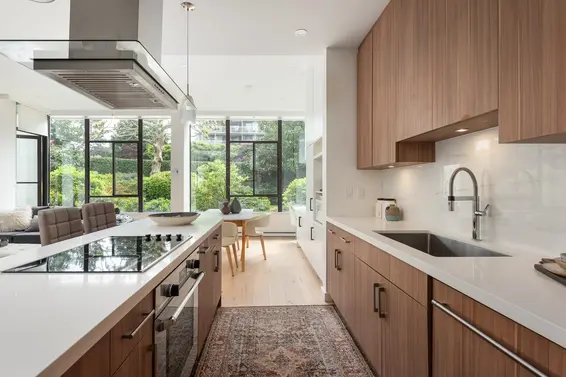 115 1420 Duchess Avenue, West Vancouver
