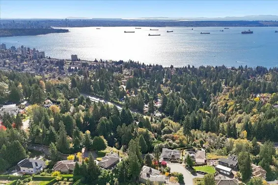 2790 Chelsea Close, West Vancouver