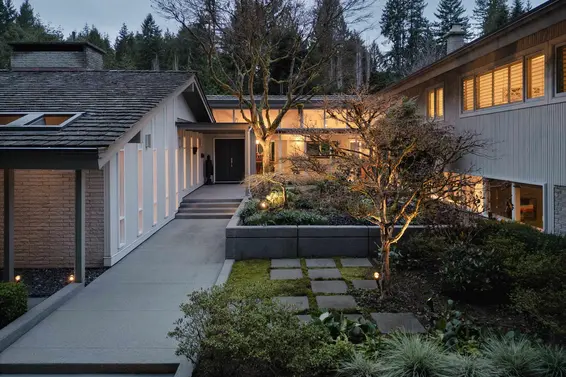 425 Rabbit Lane, West Vancouver For Sale - image 2