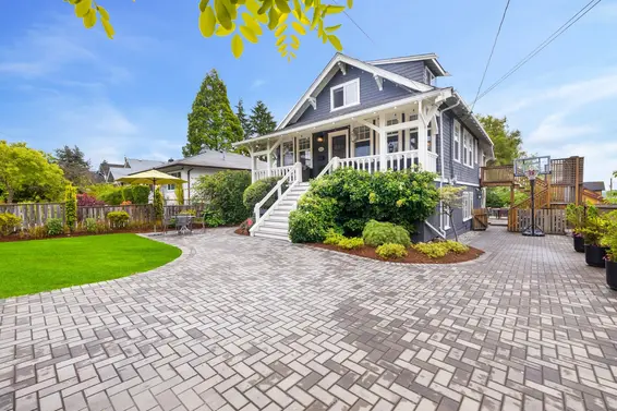 515 East 8th Street, North Vancouver