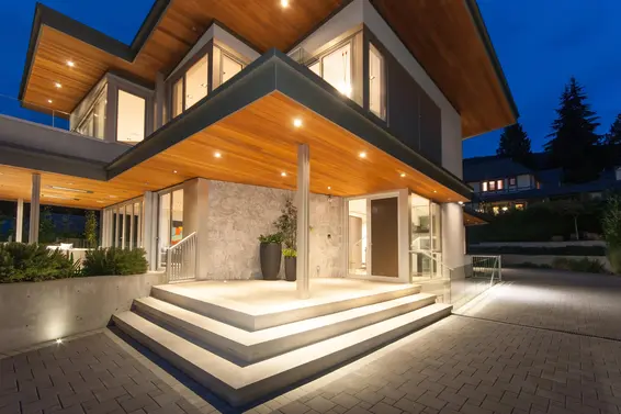 3023 Mathers Avenue, West Vancouver For Sale - image 3