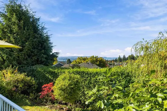 4243 Delbrook Avenue, North Vancouver For Sale - image 35