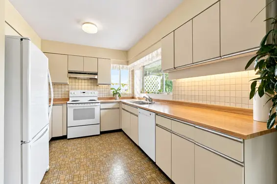 4243 Delbrook Avenue, North Vancouver For Sale - image 7