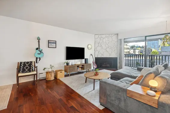 301 1610 Chesterfield Avenue, North Vancouver For Sale - image 3
