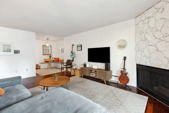 301 1610 Chesterfield Avenue, North Vancouver For Sale - image 5