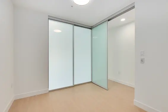 564 422 East 3rd Street, North Vancouver For Sale - image 11