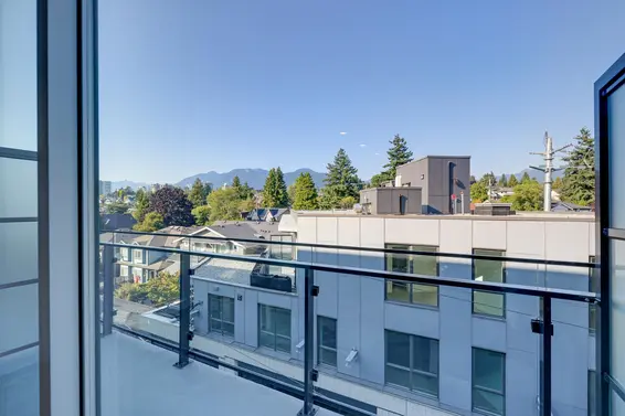 564 422 East 3rd Street, North Vancouver For Sale - image 15