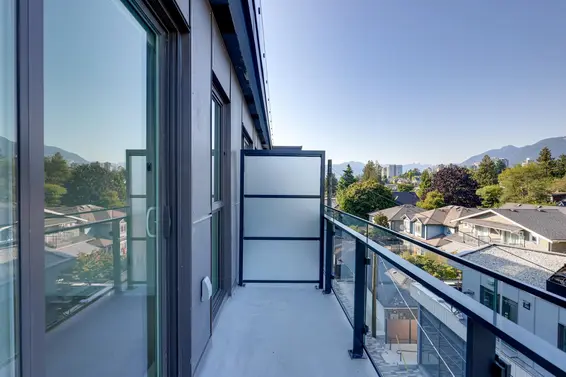 564 422 East 3rd Street, North Vancouver For Sale - image 16