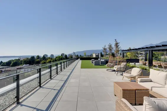 564 422 East 3rd Street, North Vancouver For Sale - image 27