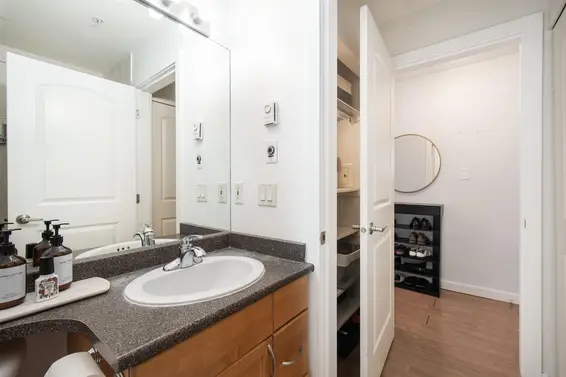 401 1629 Garden Avenue, North Vancouver For Sale - image 13