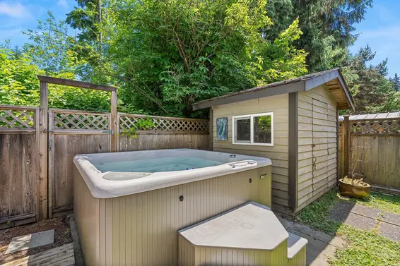 880 Ruckle Court, North Vancouver For Sale - image 16