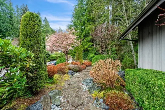 5344 Cliffridge Avenue, North Vancouver For Sale - image 25