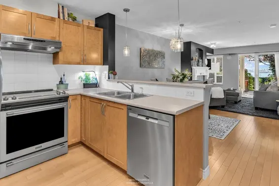 105 333 East 1st Street, North Vancouver For Sale - image 2