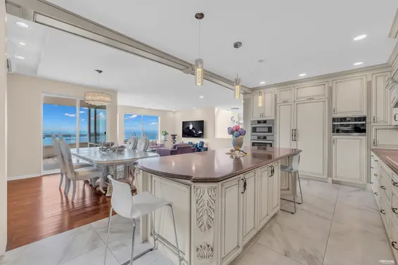 2589 Chairlift Road, West Vancouver For Sale - image 16