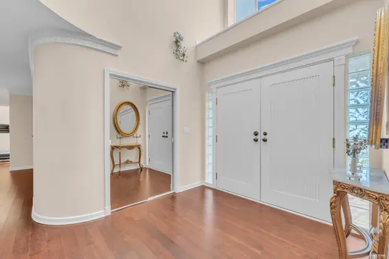 2589 Chairlift Road, West Vancouver For Sale - image 3