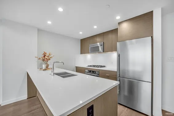 1610 125 East 14th Street, North Vancouver For Sale - image 8