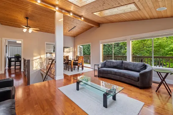 676 Wellington Drive, North Vancouver For Sale - image 2