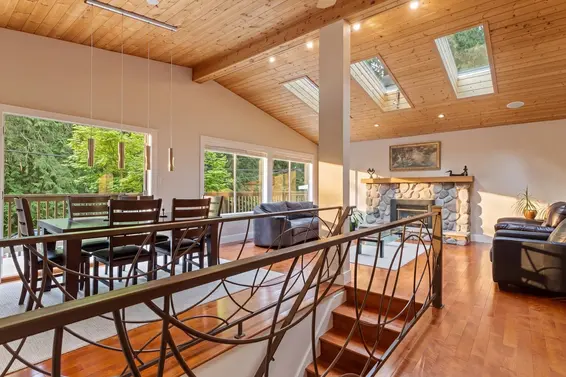 676 Wellington Drive, North Vancouver For Sale - image 3