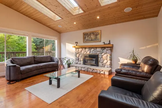676 Wellington Drive, North Vancouver For Sale - image 4
