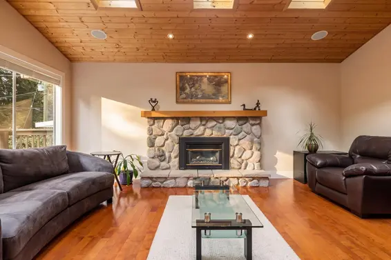 676 Wellington Drive, North Vancouver For Sale - image 5