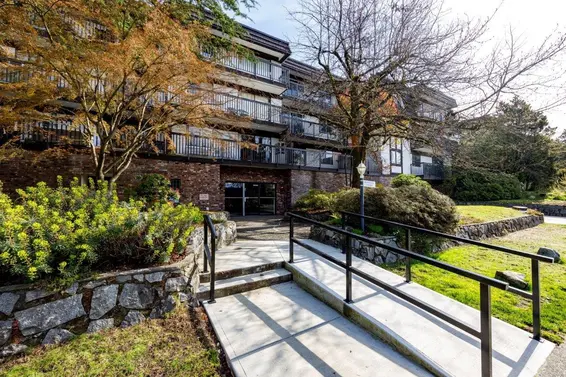 203 270 West 3rd Street, North Vancouver