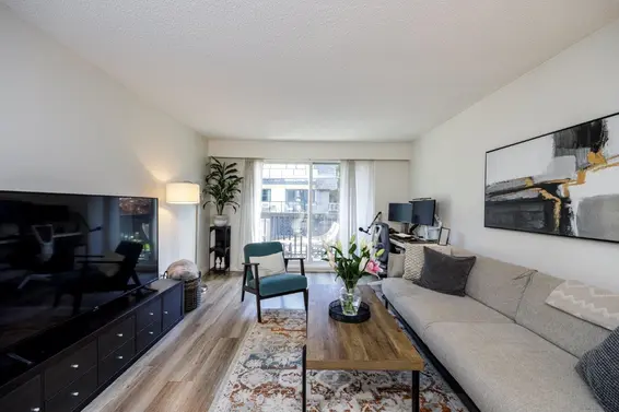 203 270 West 3rd Street, North Vancouver For Sale - image 3