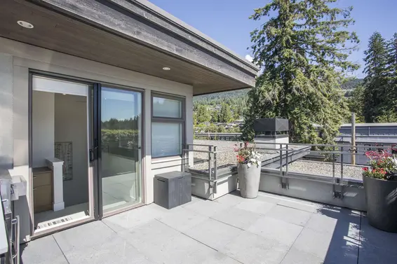 300 2432 Haywood Avenue, West Vancouver For Sale - image 3